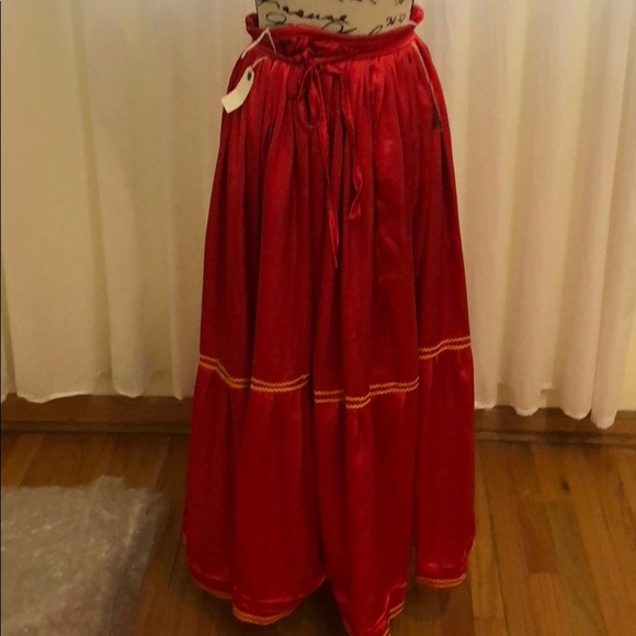 Frida Kahlo red skirt - Picture 1 of 5